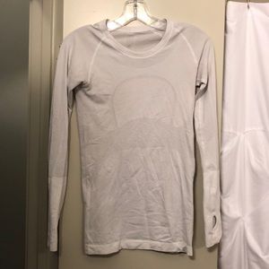Lulu lemon long sleeve exercise top!